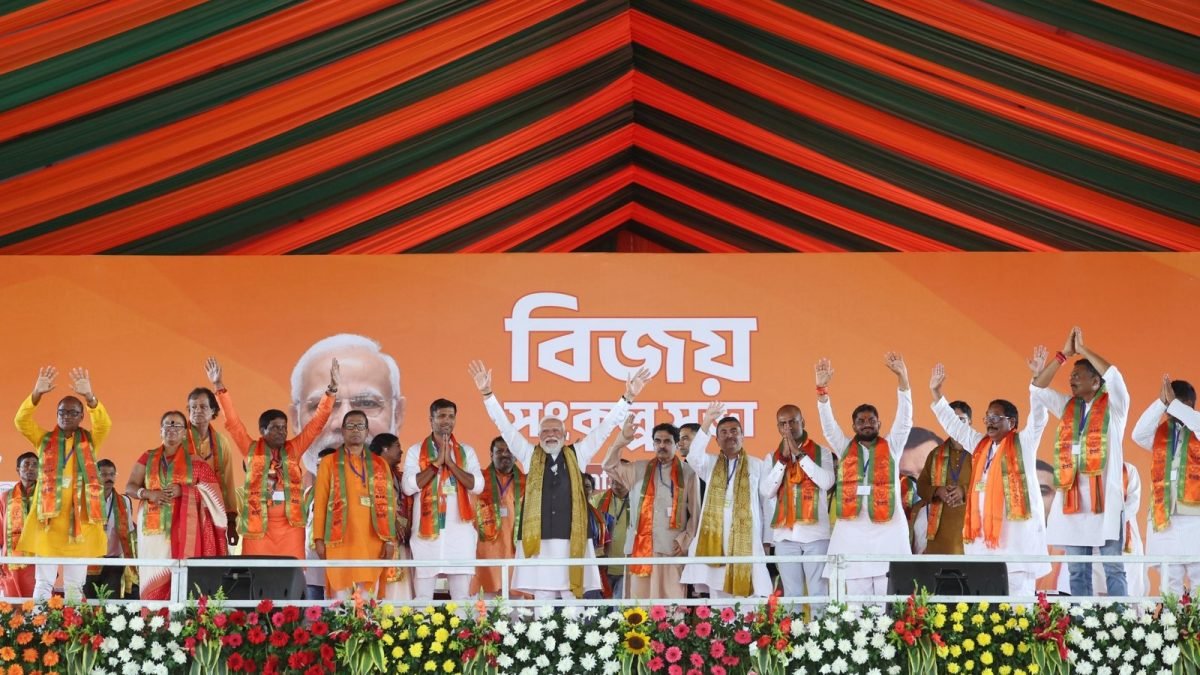 बंगाल में मोदी कि 6 गारंटी जिसमे होगी घुसपैठियों कि विदाई आएगा कानून राज ।