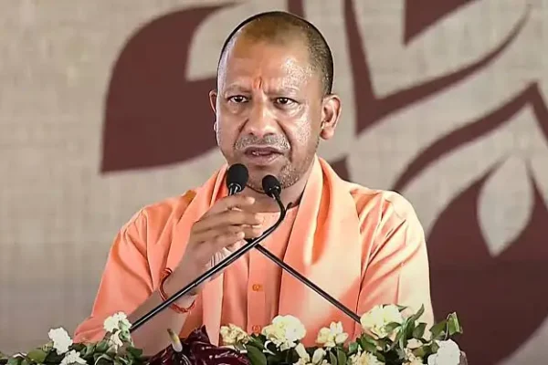 UP Labour Rules : नोएडा के श्रमिकों की चमकी किस्मत ! अब ओवरटाइम पर मिलेगी डबल सैलरी और बोनस, CM योगी का बड़ा फैसला