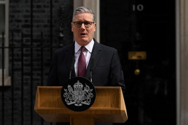 पीएम पद से इस्तीफा देते वक़्त भावुक हुए Keir Starmer