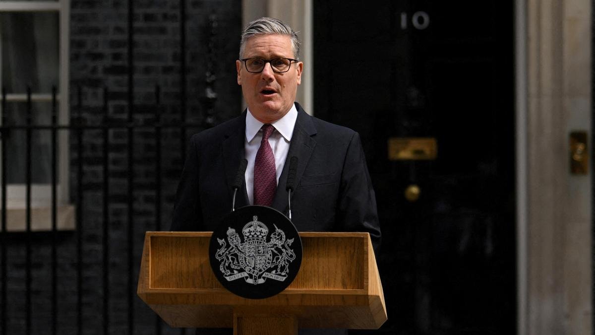 पीएम पद से इस्तीफा देते वक़्त भावुक हुए Keir Starmer