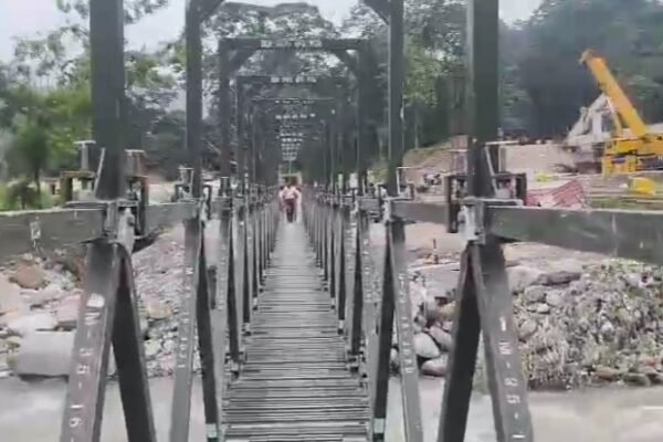 भारतीय सेना द्वारा दुधिया मेंअस्थायी फुट बेली ब्रिज का किया गया निर्माण,आज से आवाजाही शुरू