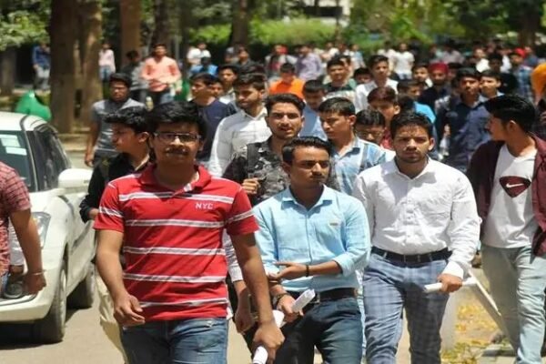 NEET के बाद अब महाराष्ट्र में TET पेपर लीक, कल होनी थी परीक्षा