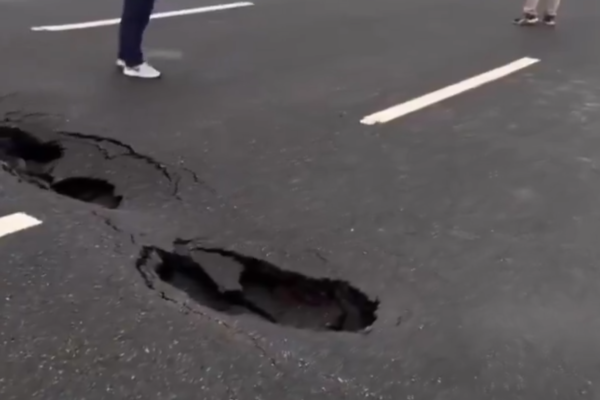 Delhi Dehradun Expressway उद्घाटन के 2 महीने बाद ही खुली पोल गड्ढों का वीडियो वायरल, विपक्ष ने भी उठाए सवाल