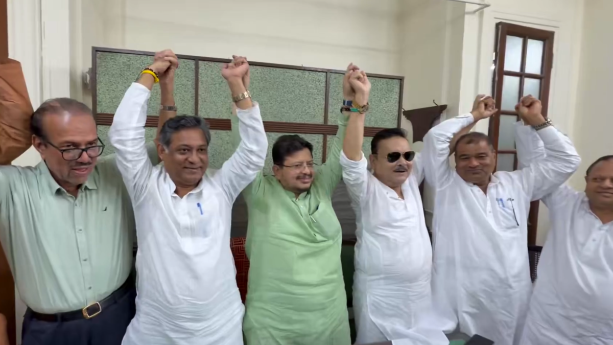 Madan Mitra ने भी छोड़ा ममता बनर्जी का साथ, ऋतब्रत खेमे में हुए शामिल